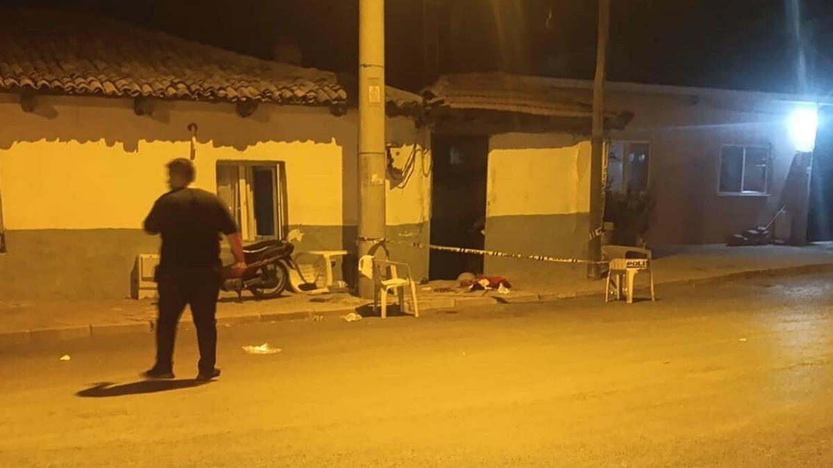 Tartıştığı eşi ve kızını bıçakla yaraladı haber görseli