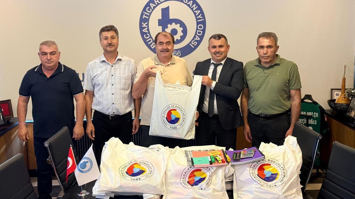 300 öğrenciye kırtasiye yardımı haber görseli