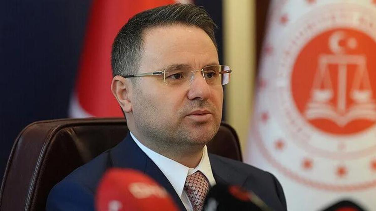 Bakan Gürlek duyurdu: Bin 613 gözaltı haber görseli