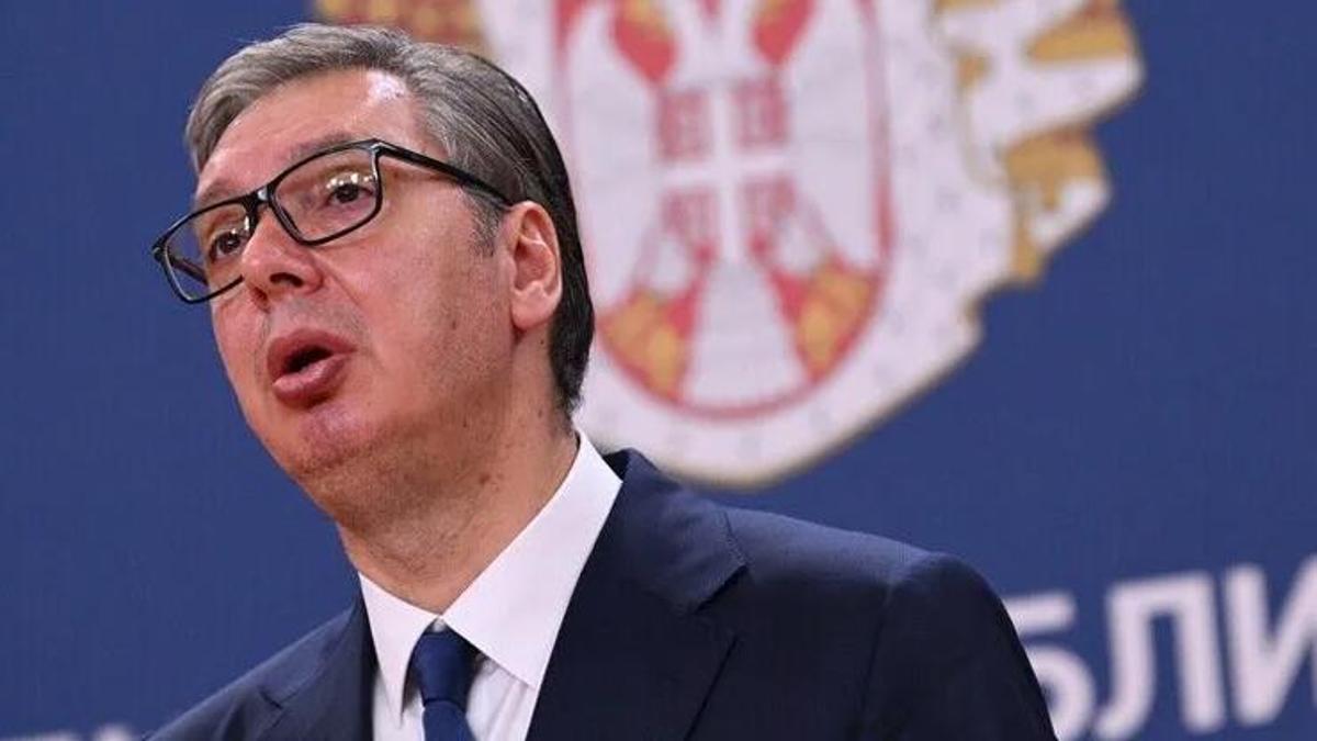 Sırbistan Cumhurbaşkanı Vucic, 27 Eylül'de istifa edeceğini duyurdu haber görseli