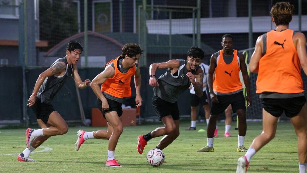 Alanyaspor, Çorum maçı hazırlıklarına başladı haber görseli