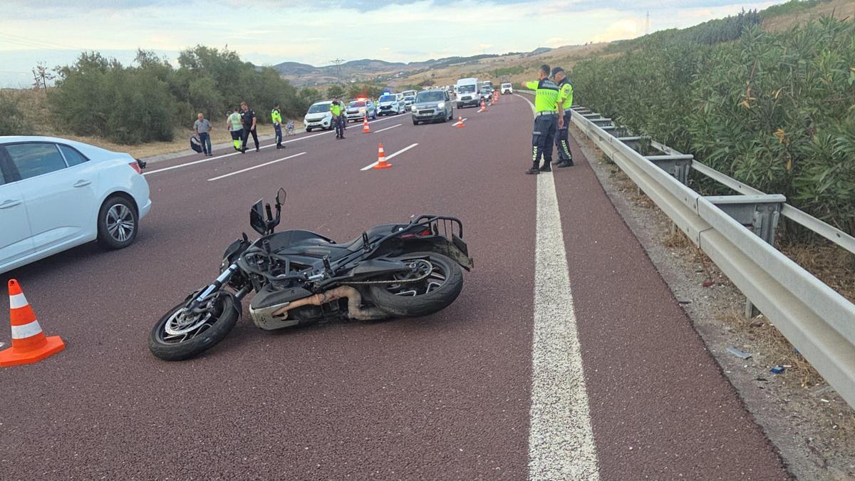 Kamyona arkadan çarpan motosikletin sürücü hayatını kaybetti haber görseli