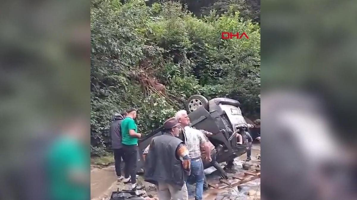 Trabzon Şalpazarı'nda araç dereye yuvarlandı: 3'ü ağır 5 yaralı