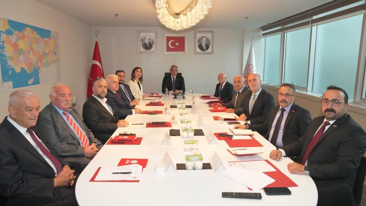 Alevi-Bektaşi Danışma Kurulu ilk toplantısını Bakan Ersoy başkanlığında gerçekleştirdi haber görseli