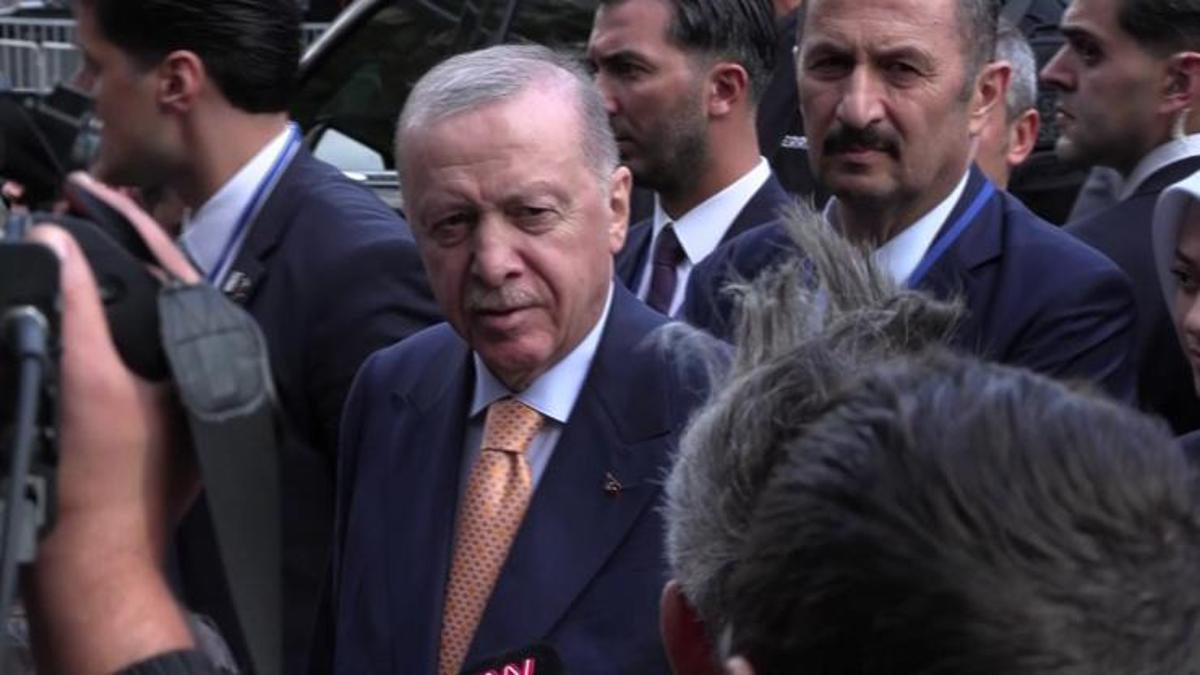 Cumhurbaşkanı Erdoğan CNN Türk'e konuştu: Bölgedeki yangını söndürmek için çalışıyoruz haber görseli