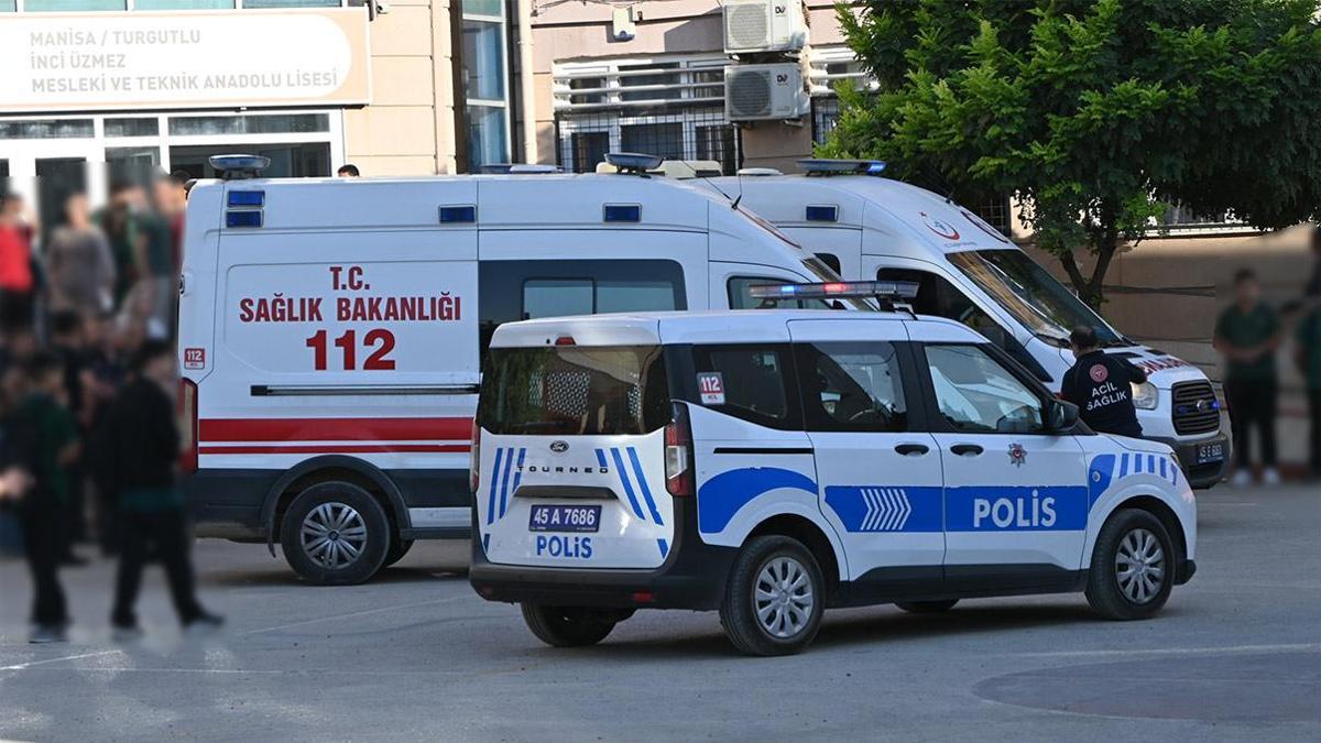 Manisa'daki okul önü saldırısında yaralanan öğrencilerin son durumu nasıl? Valilik'ten açıklama var