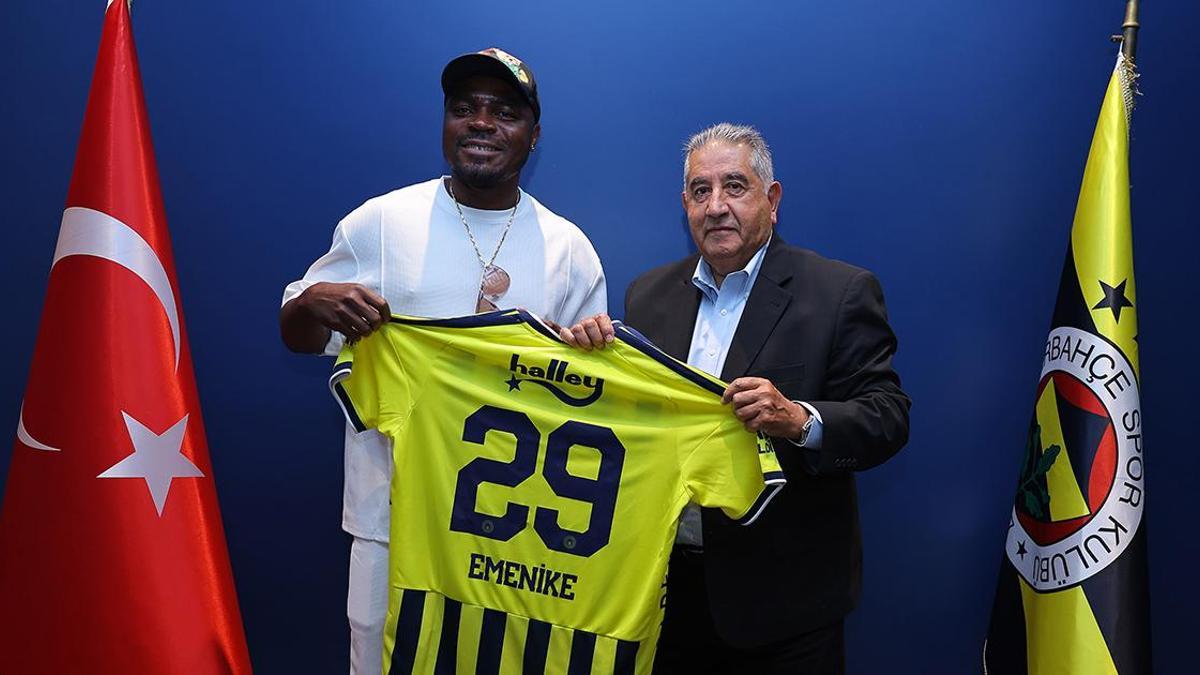 Emmanuel Emenike’den Fenerbahçe’ye ziyaret