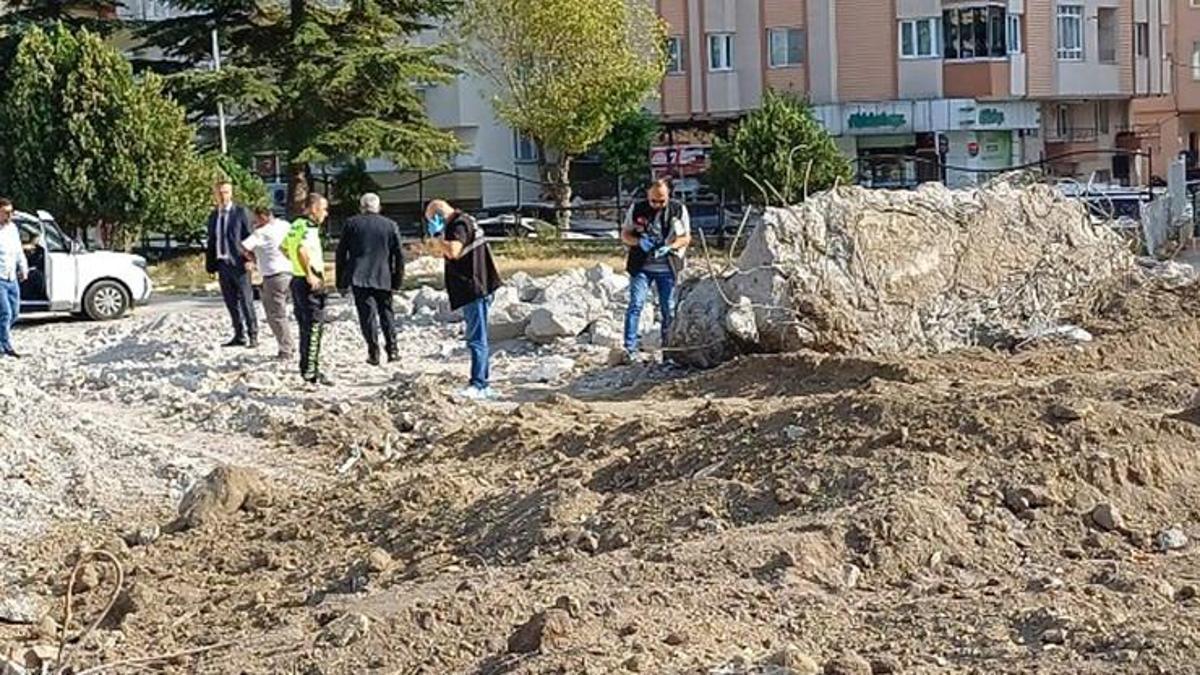 Okul binasının yıkımı sırasında kafatası ve kemik parçaları bulundu