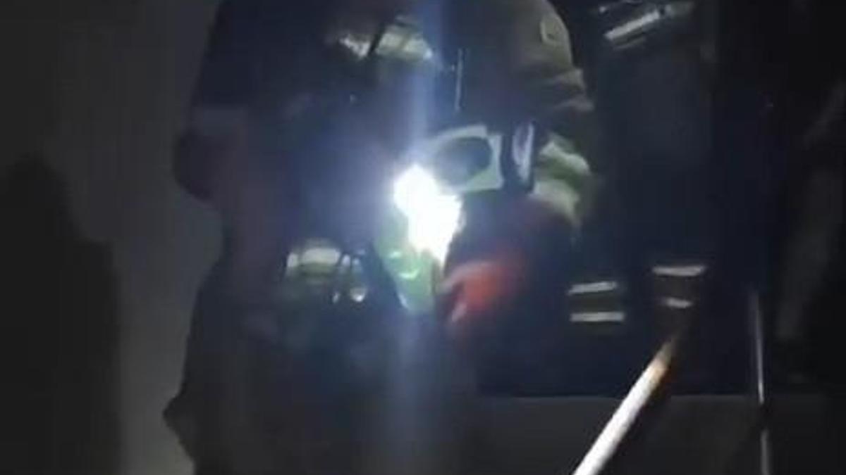 Hatay'da evde çıkan yangında 4 kişi dumandan etkilendi haber görseli