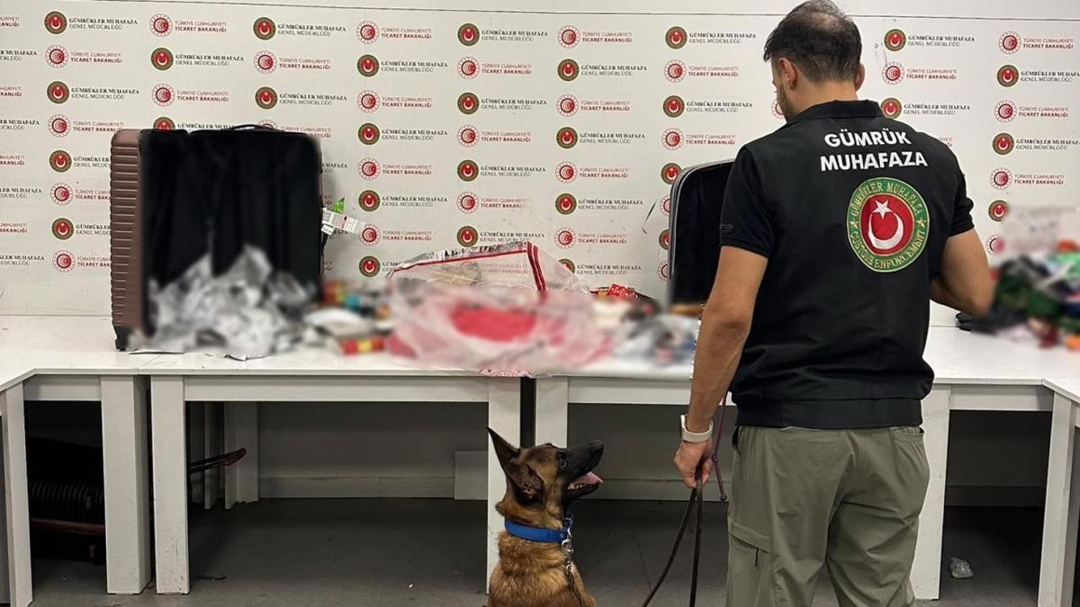 İstanbul Havalimanı'nda 20 kilogram uyuşturucu ele geçirildi