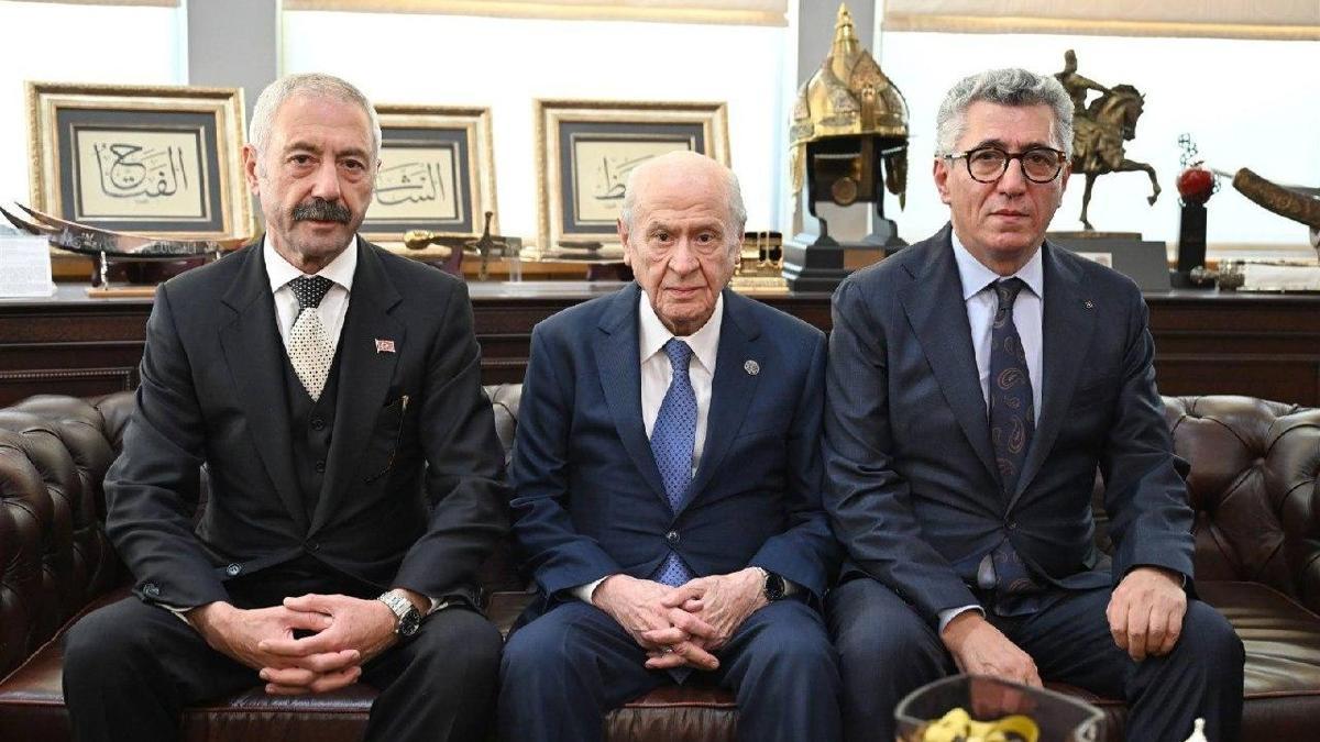 MHP lideri Bahçeli, Sarallar ve Şahinler aileleri ile buluştu haber görseli