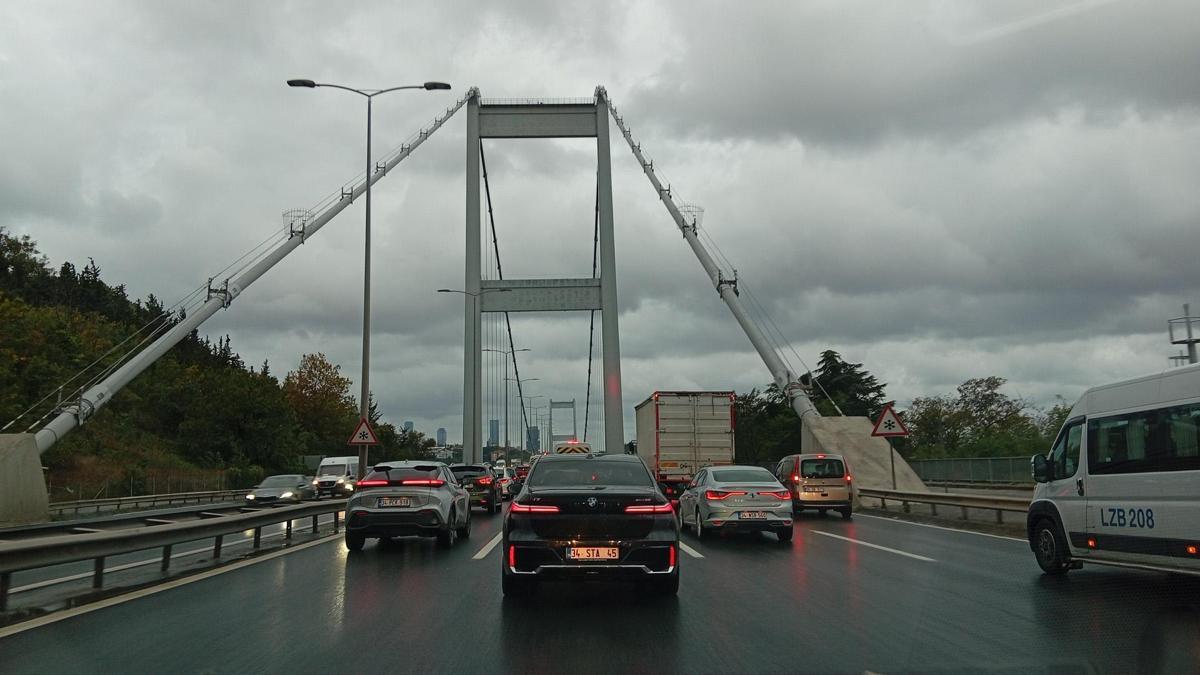 İstanbul'da yağmur trafiği vurdu!