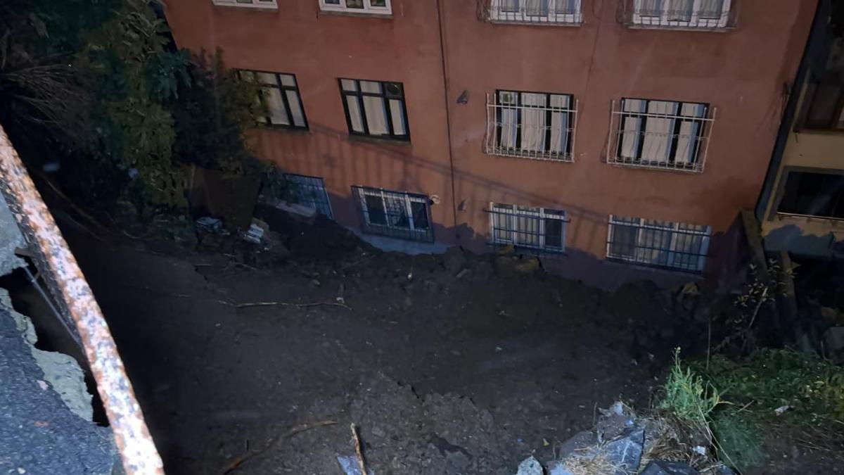 İstanbul’da Toprak Kayması: 25 Kişi Tahliye Edildi