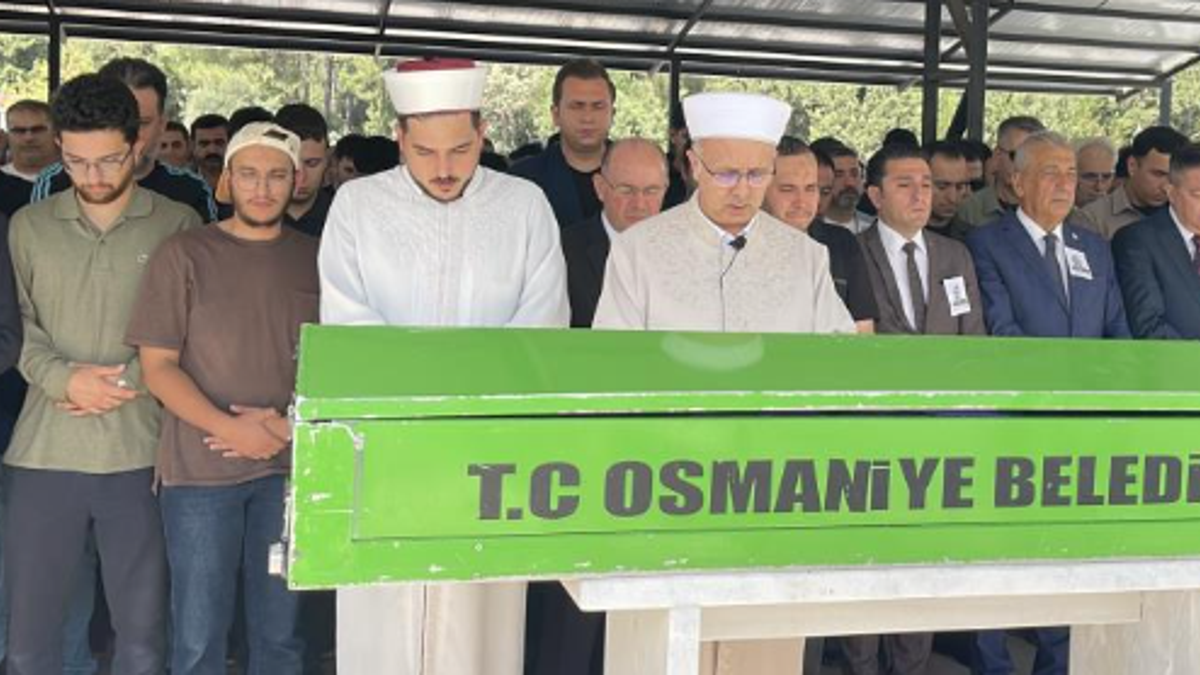 Saldırıda hayatını kaybeden öğretmen son yolculuğuna uğurlandı