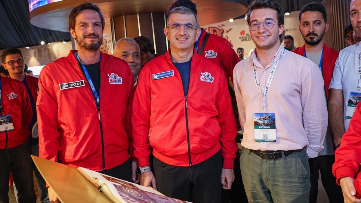 TEKNOFEST Güneydoğu rekora koşuyor! Haluk Bayraktar, Demirören Medya standını ziyaret etti