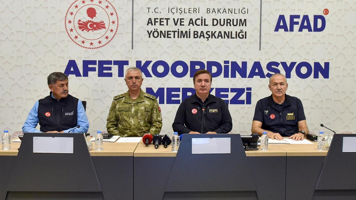 Mehmetçik'ten 'deprem tatbikatı'