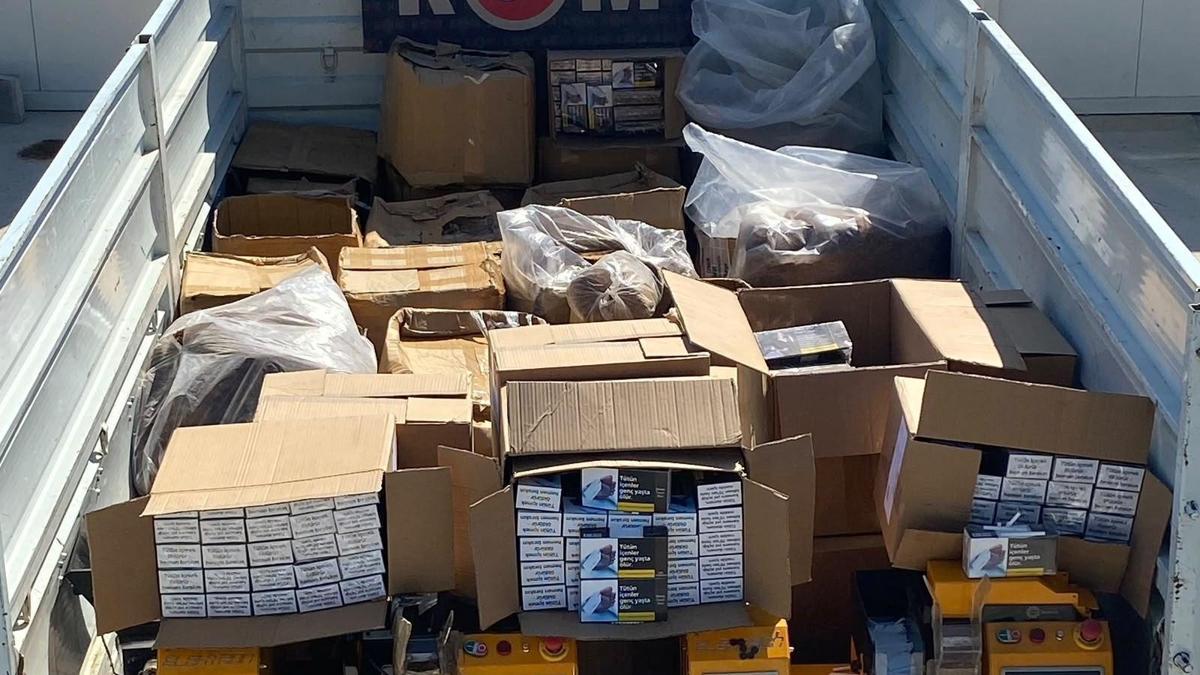 Aydın’da 138 bin 800 makaron ele geçirildi; 3 gözaltı haber görseli