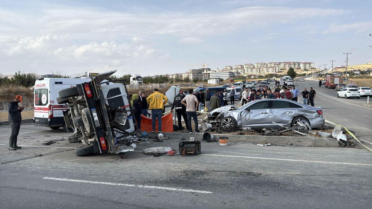 Kahramanmaraş'ta trafik kazası: 1 kişinin öldüğü kazada MHP'li vekil Zuhal Karakoç ve 6 kişi yaralandı