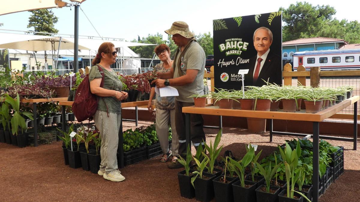 Kepez Bahçe Market'e yoğun ilgi haber görseli