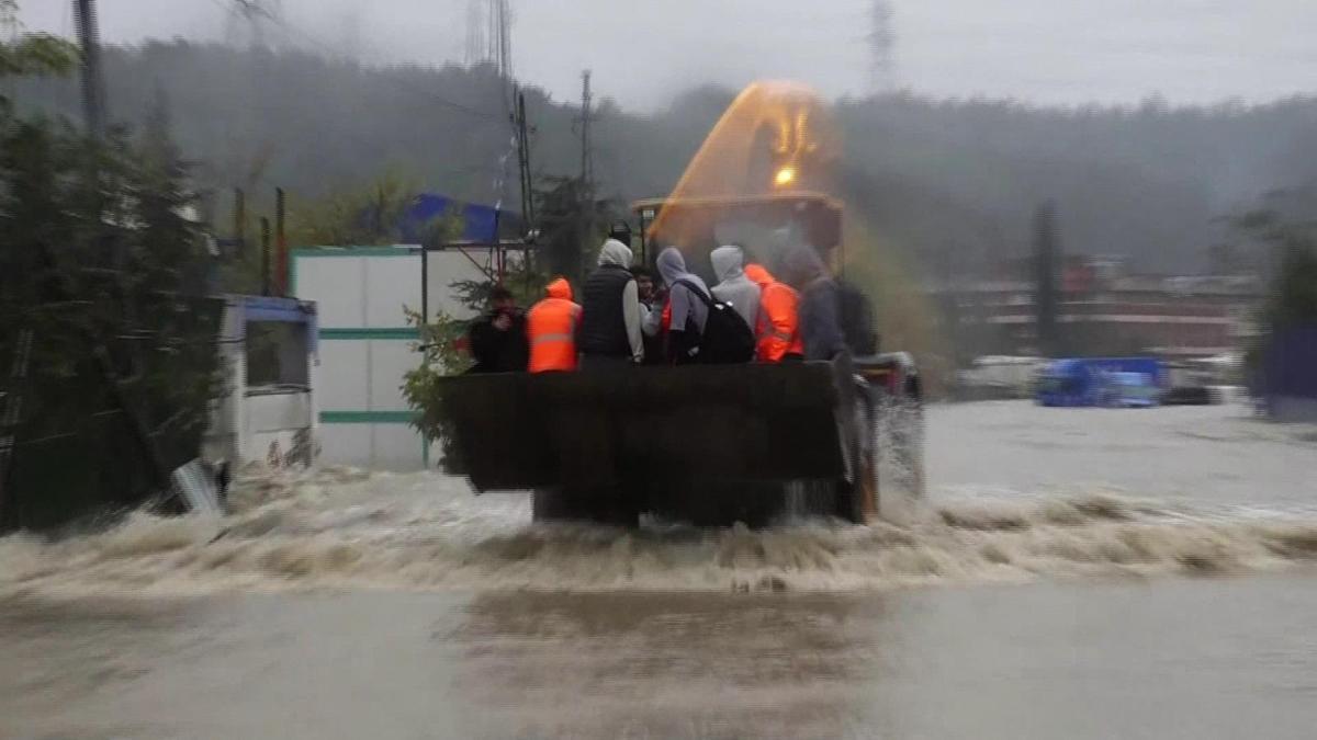 Ayazağa'da canlı yayında kurtarma operasyonu