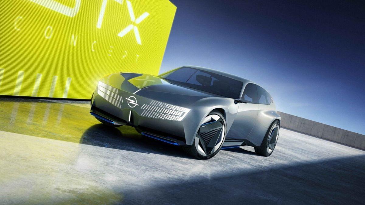 Opel, Paris Otomobil Fuarı'nda Geleceğin Station Wagon'ı STX Concept'i Tanıttı