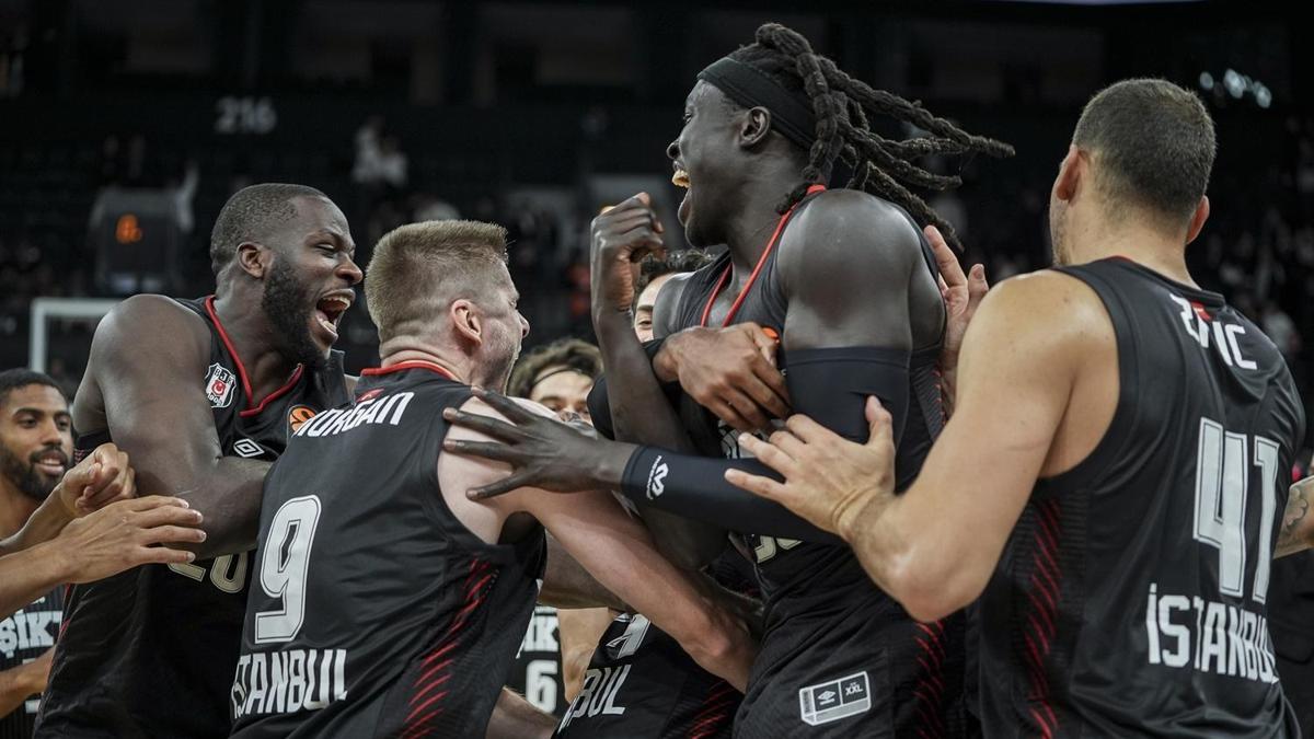 Beşiktaş, evinde Bayern Münih'i devirdi
