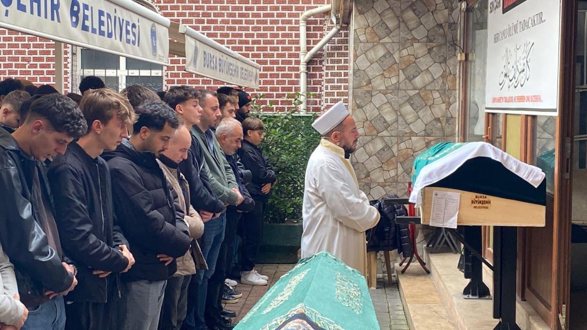 18 yaşındaki Emre'yi öldüren şüpheli: Bir anlık öfkeyle elimdeki bıçağı salladım (2) haber görseli