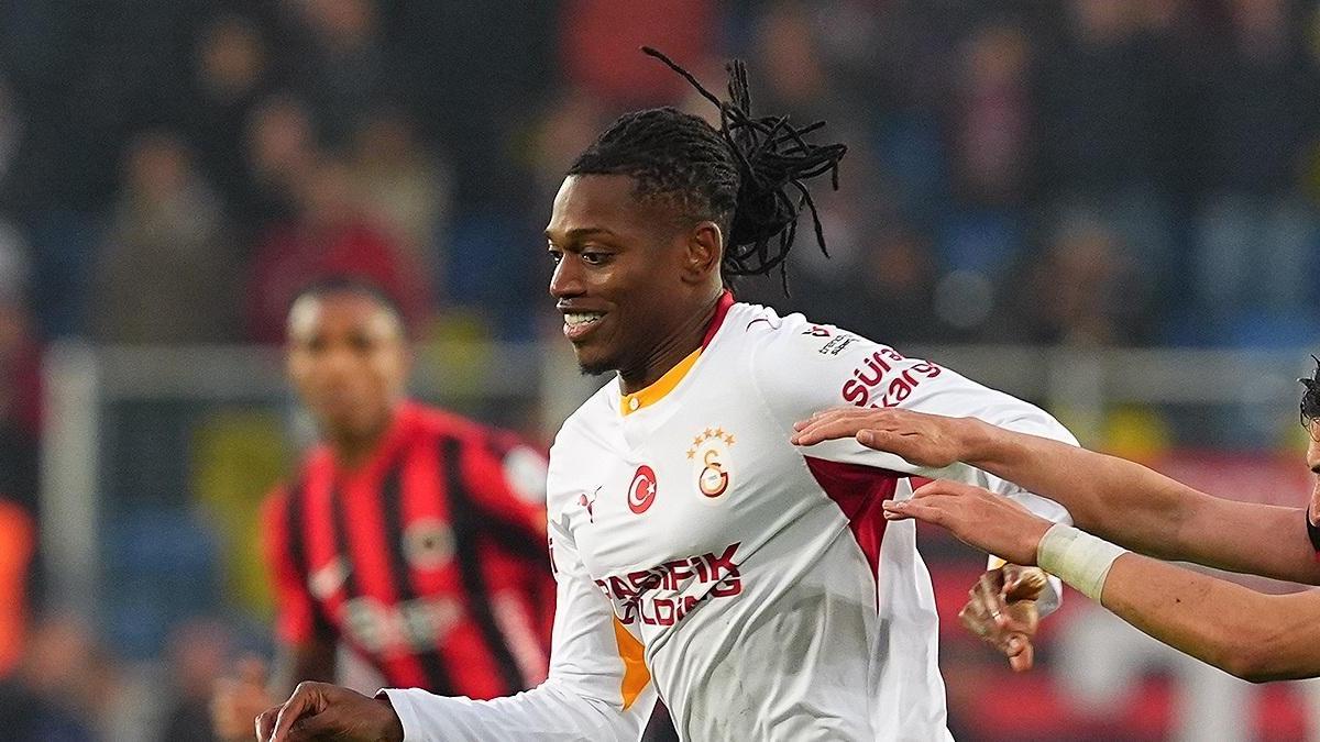 Fenerbahçe derbisi tehlikede! Leao için tüm şartlar zorlanıyor
