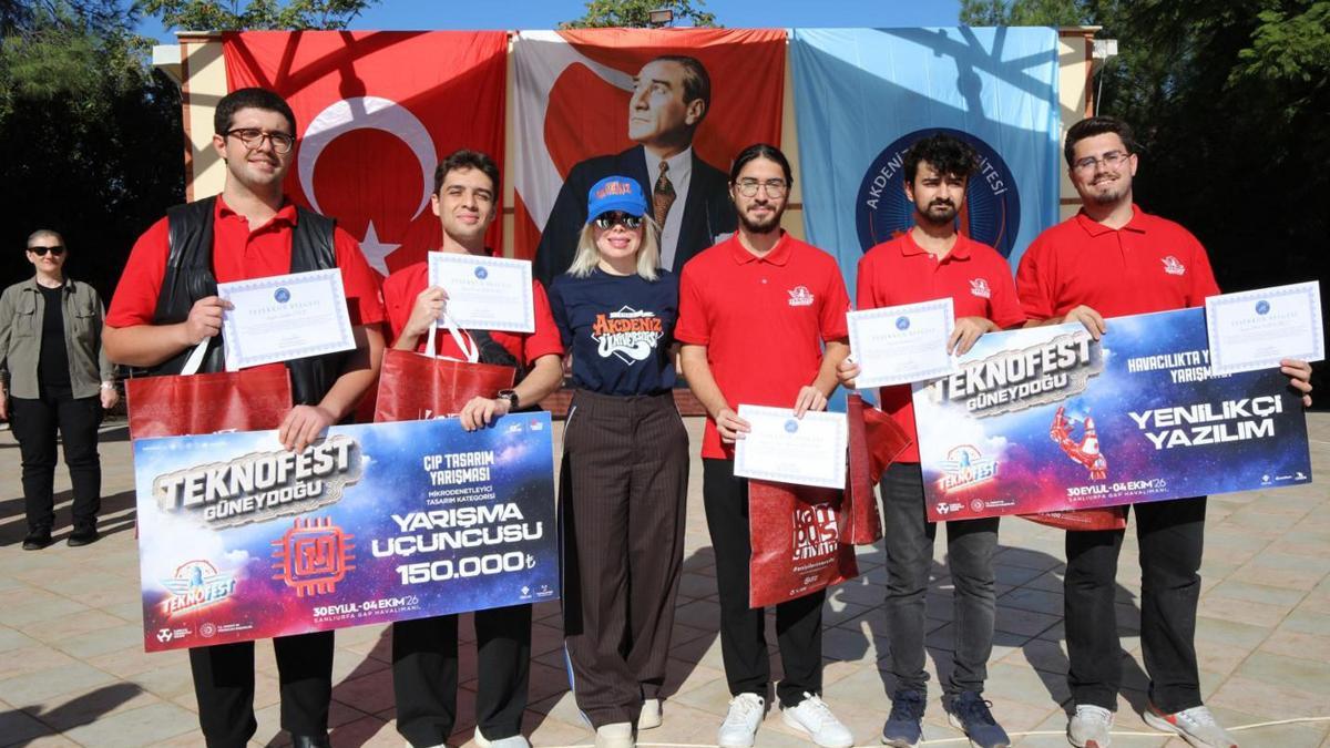 Akdeniz Üniversitesi'nde öğrenci toplulukları tanıtım günleri düzenlendi haber görseli