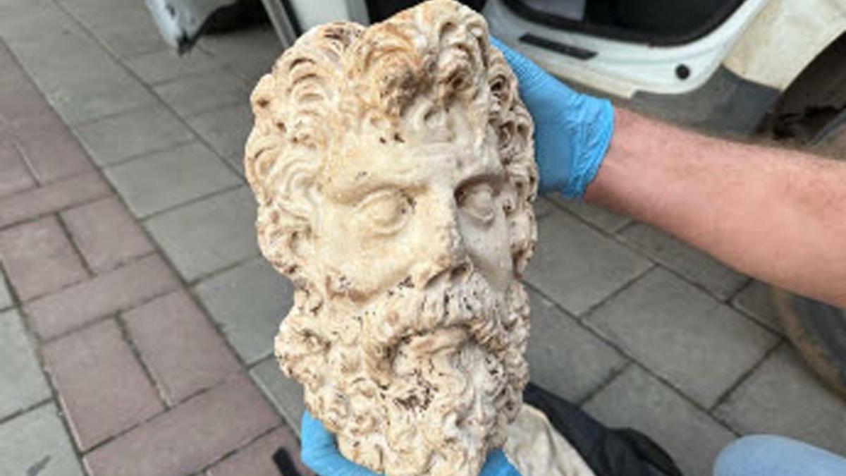 2 bin yıl öncesine ait! 'Zeus' İzmir'de