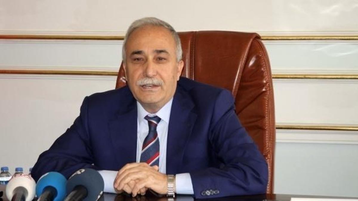 Ahmet Eşref Fakıbaba İYİ Parti ve Ankara milletvekilliğinden istifa etti