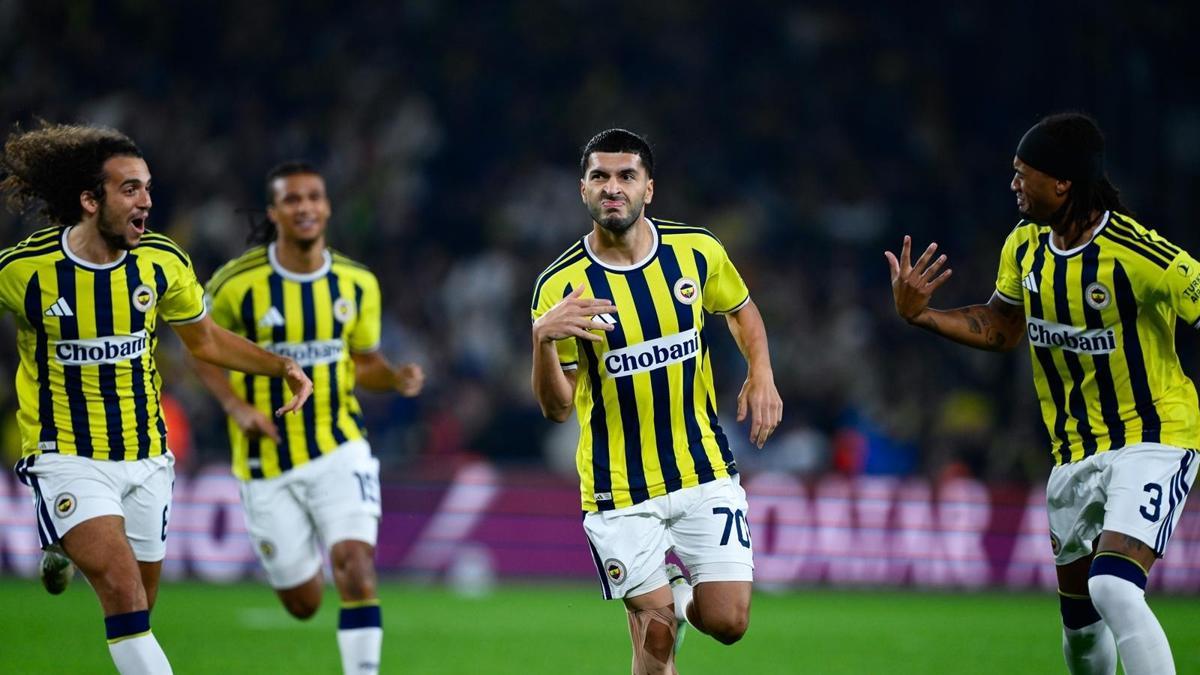 Fenerbahçe'nin Şampiyonlar Ligi'ndeki yıldızı Oğuz Aydın'a hayran kaldılar