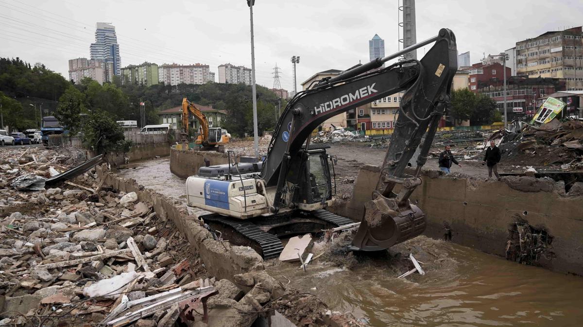İstanbul'daki sel felaketi için 230 milyon TL ek kaynak aktarıldı