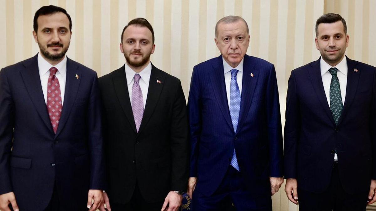Cumhurbaşkanı Erdoğan, Üsküdar ve Ataşehir belediye başkan vekillerini kabul etti