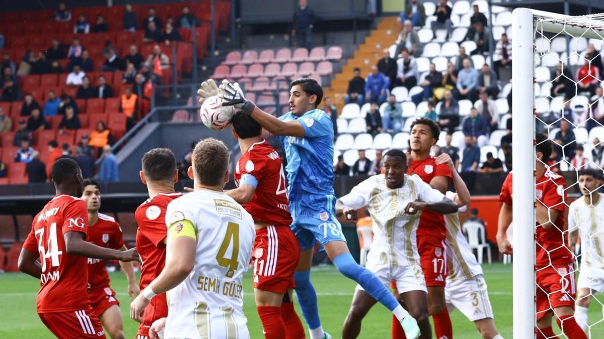 Pendikspor - Kayserispor maçında puanlar paylaşıldı