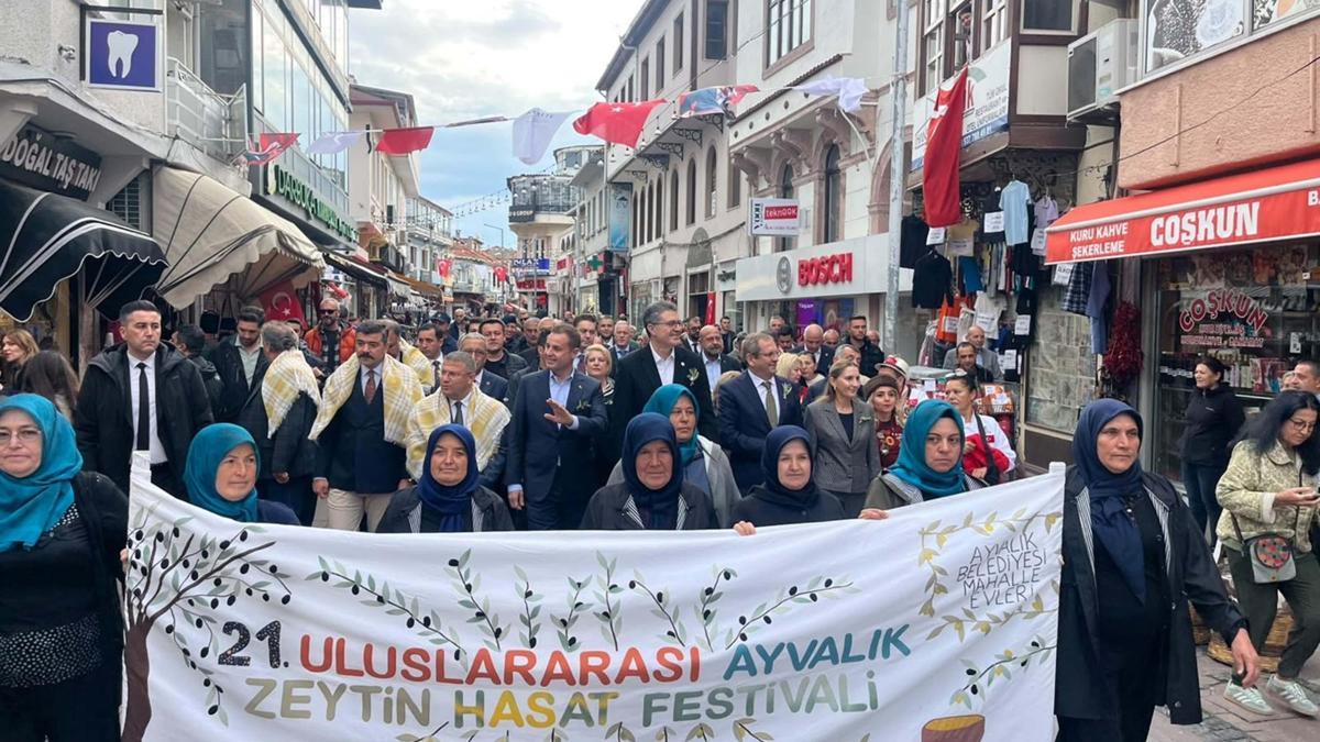 Ayvalık Uluslararası Zeytin Hasat ve Turizm Festivali başladı haber görseli