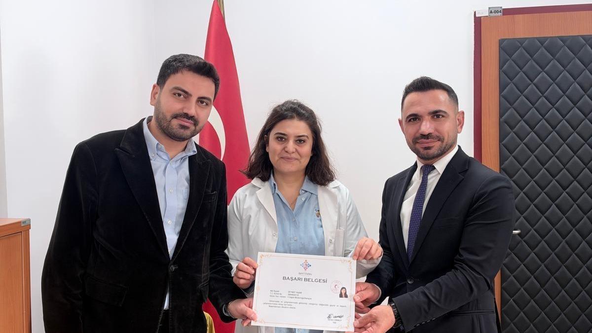 Kozluk'ta sağlık çalışanlarına başarı belgesi verildi haber görseli