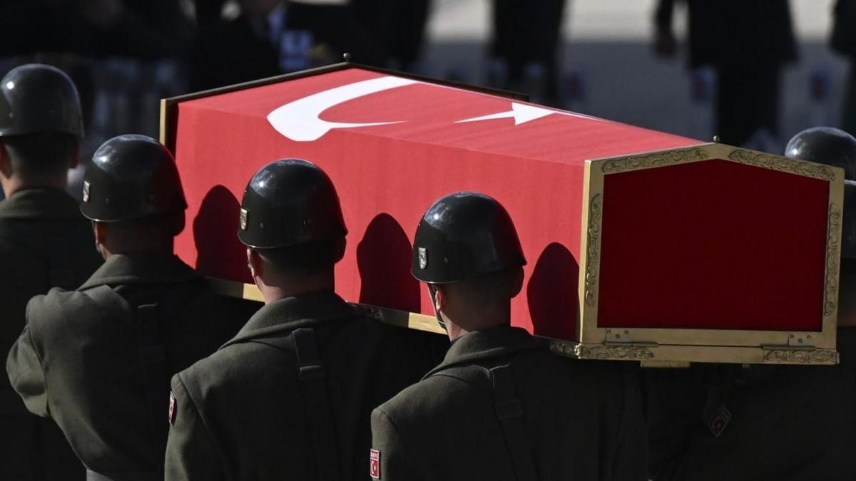 Hakkari'de hudut geçiş olayına müdahale ederken yaralanan askerimiz şehit oldu