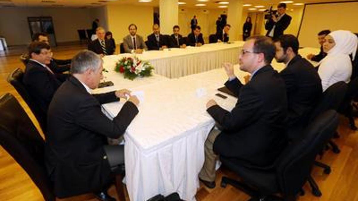 Davutoğlu, New Yorkta Suriyeli heyetle görüştü Davutoğlu, New Yorkta Suriyeli heyetle görüştü