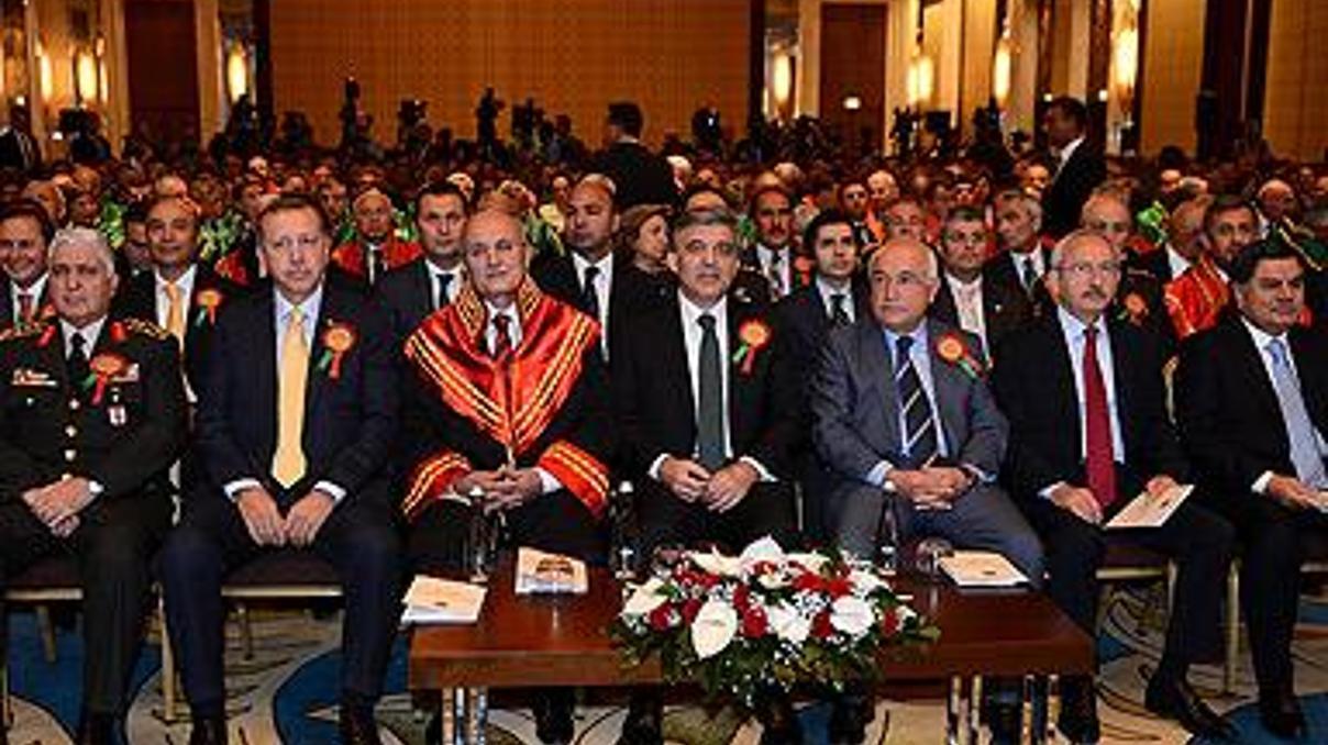 Gergin adli yıl açılışı