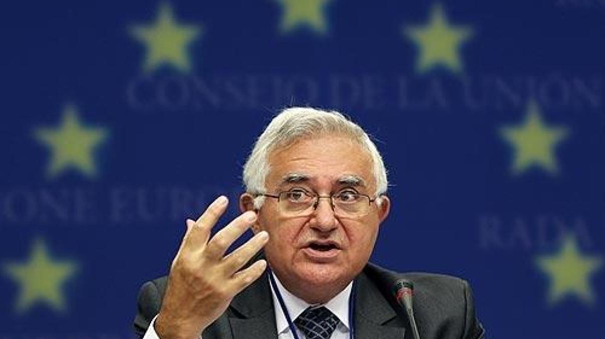 AB Komiseri John Dalli, istifa etti