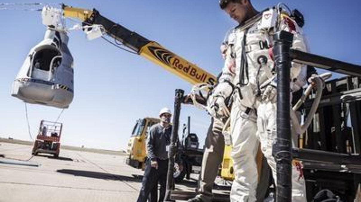 Felix Baumgartner tarihe geçti