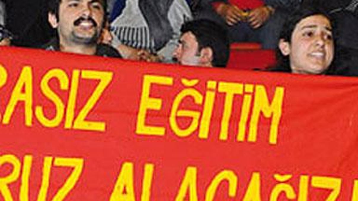 Savcı da pankart açtı