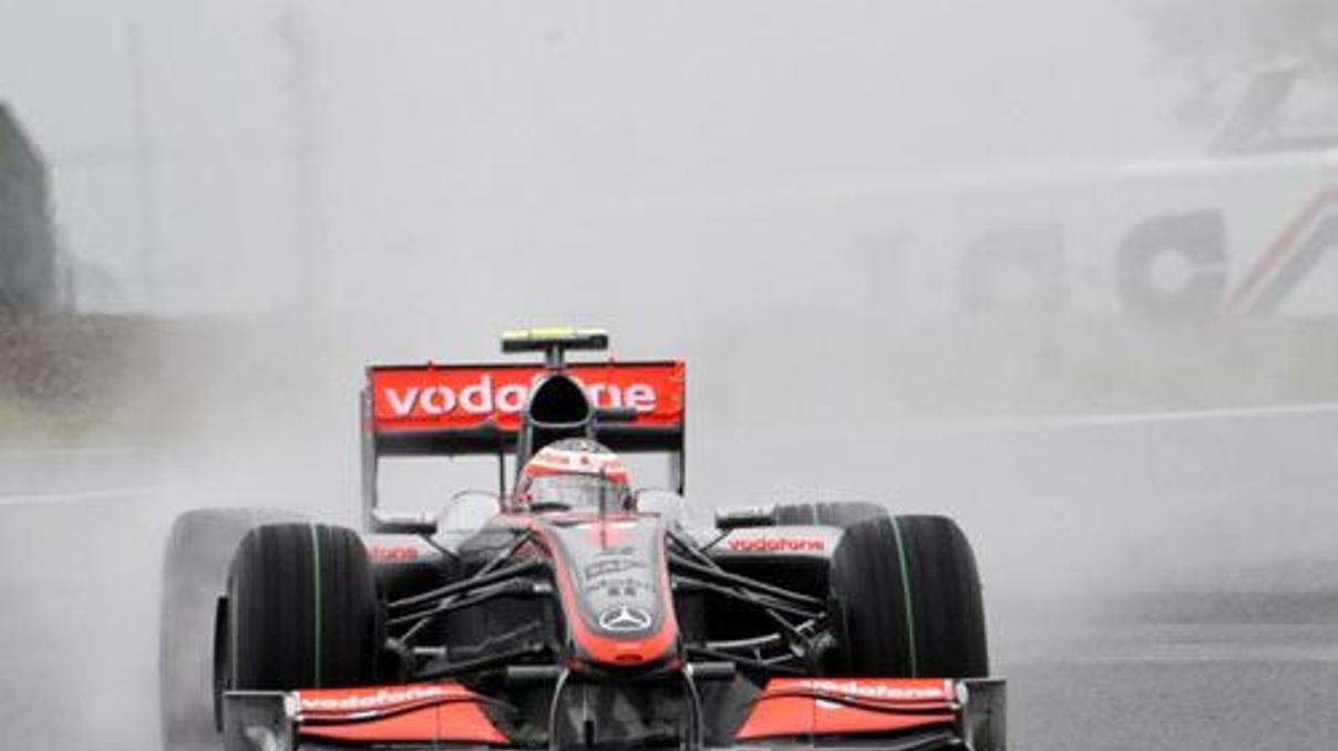 Yağmurlu Suzukada Kovalainen iyi başladı