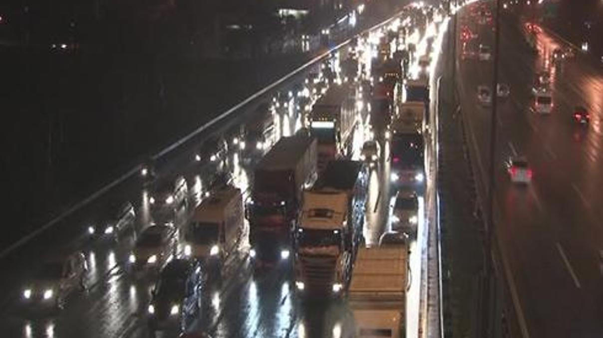 Köprüde isyan ettiren trafik Köprüde isyan ettiren trafik