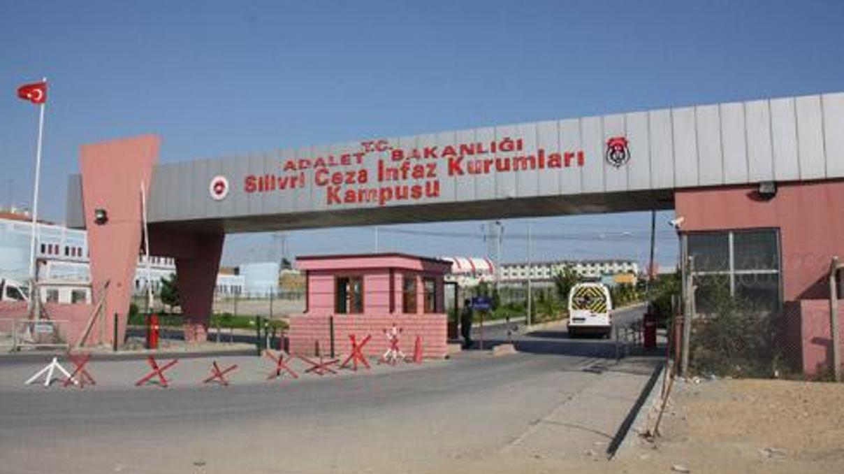 Cumhuriyete molotoflu saldırının sanığına tahliye