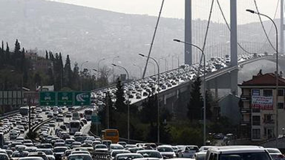 Boğaziçi Köprüsü ve bazı yollar kapalı