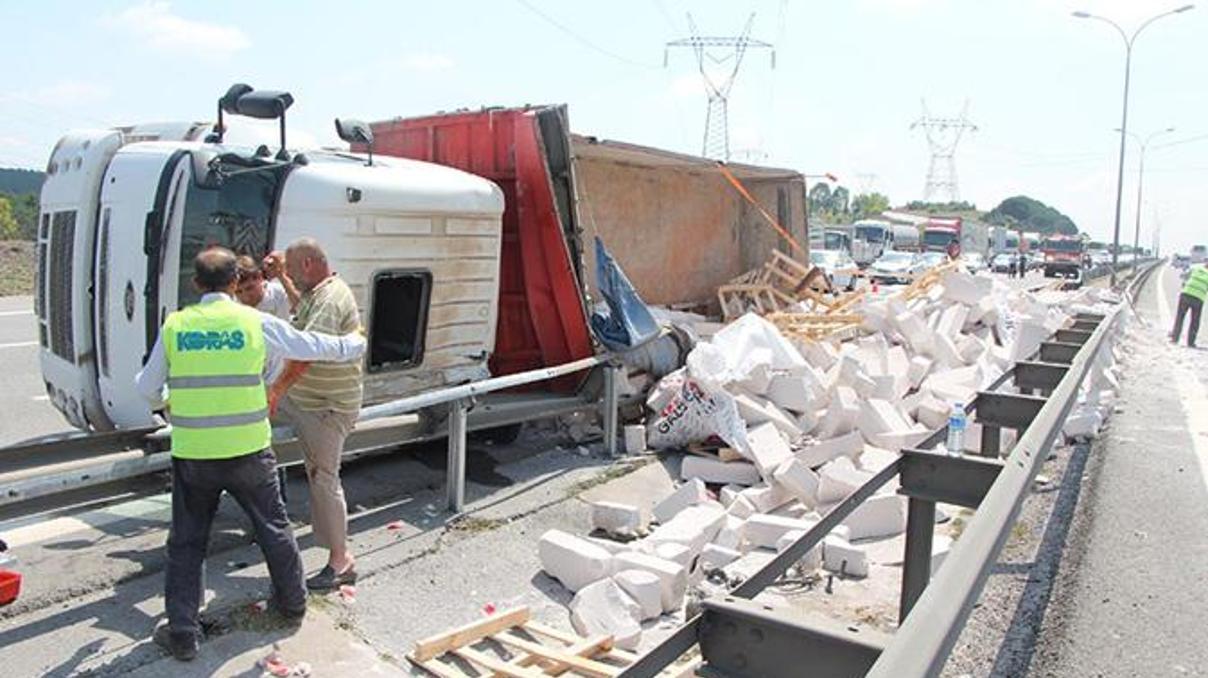 TEMde zincirleme trafik kazası TEMde zincirleme trafik kazası