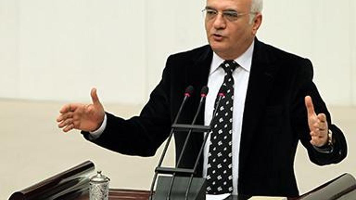Elitaş: Kimsenin namus bekçisi değiliz