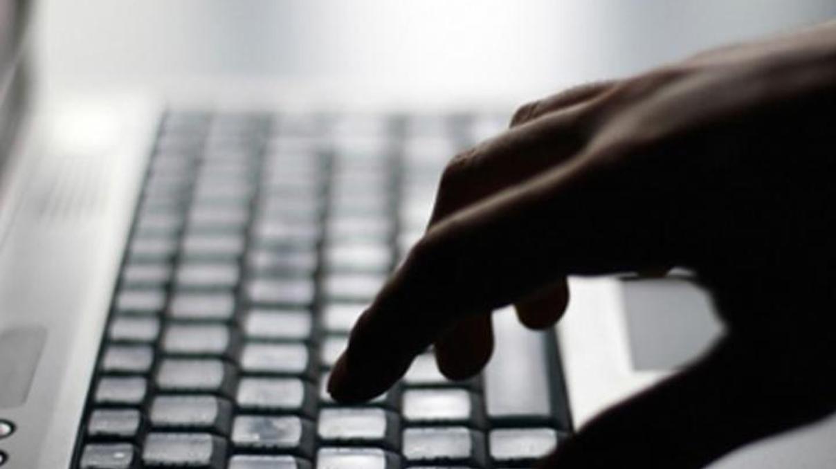 TBMM komisyonu internet yasasını onadı TBMM komisyonu internet yasasını onadı